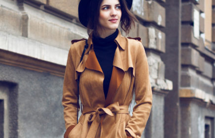 Le trench est idéal pour allonger la silhouette - Istock