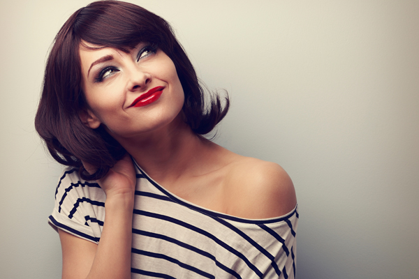 Jeune femme souriante (Istock)