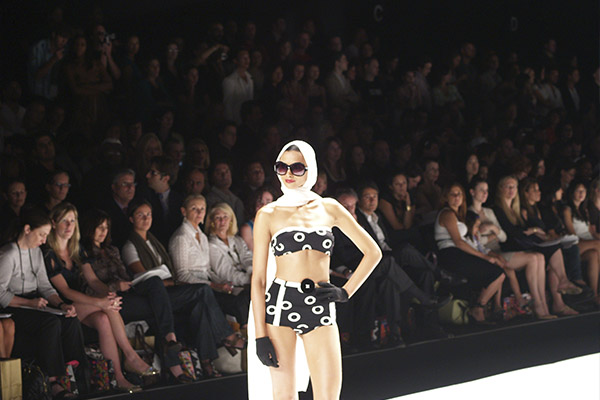 Fashion week (Flickr-Art Comments)