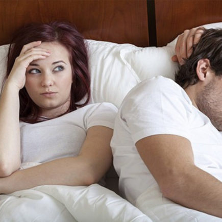 Homme immature et femme perplexe (iStock)