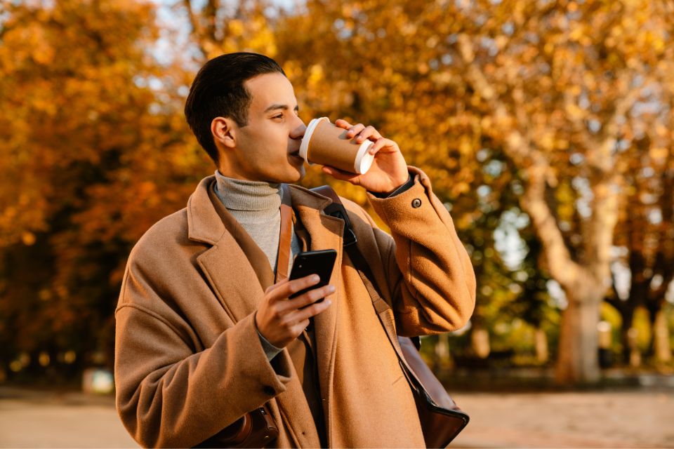 8 Tendances des manteaux à suivre cet automne (Adobe Stock)